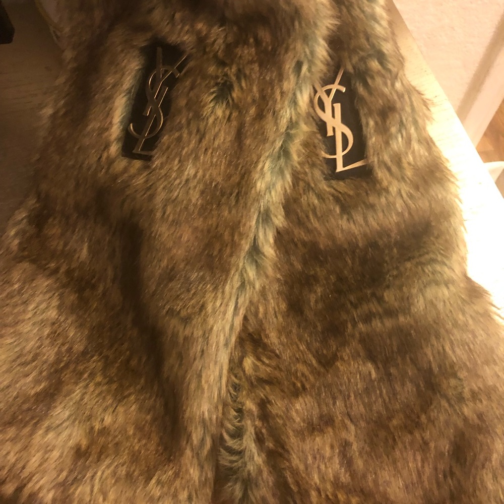 Fur sleeves.